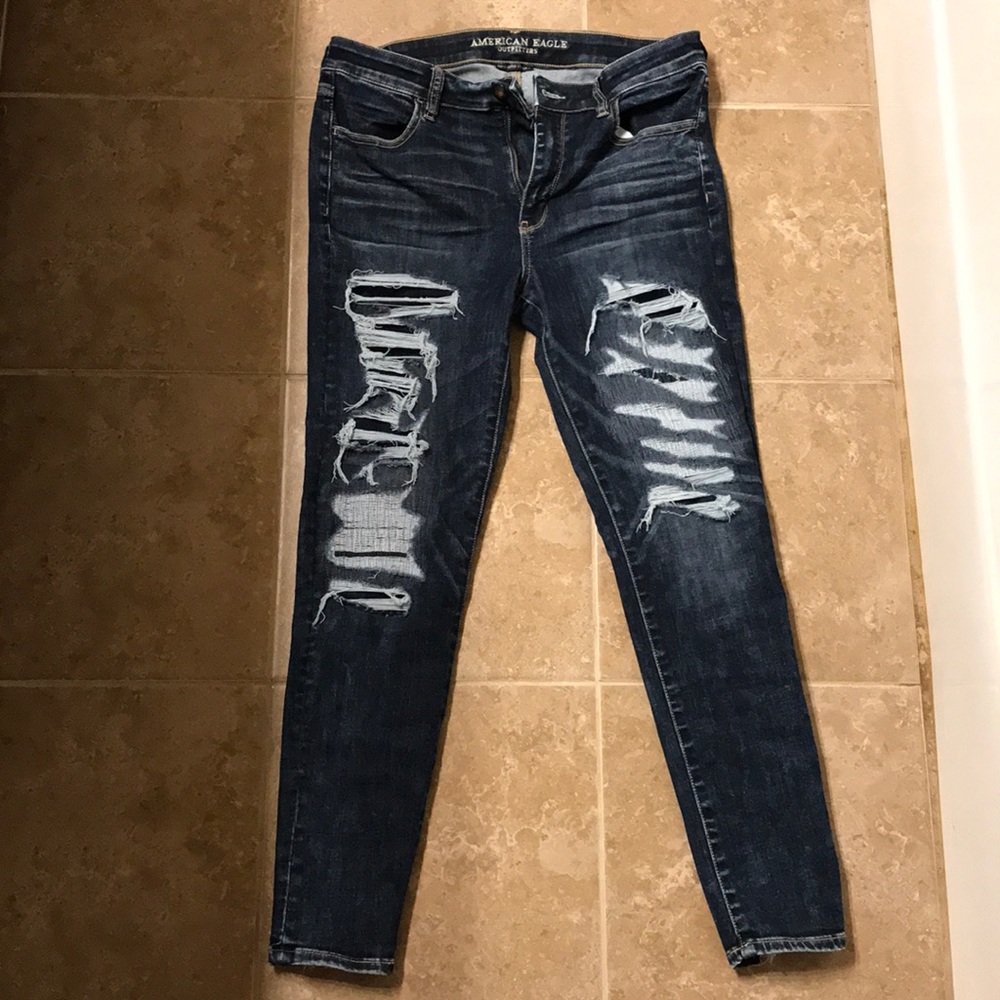 American eagle “destroyed” hi-rise Jegging size 14